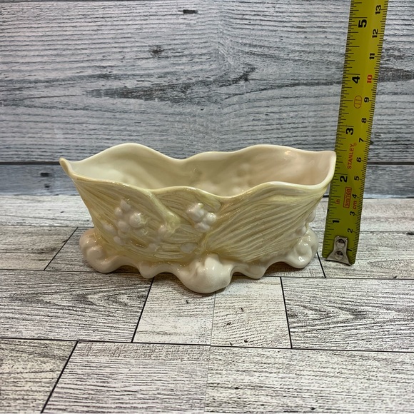 Belleek Lily of the Valley Plateau Cobb Lustre Cream & Yellow. - Picture 7 of 9